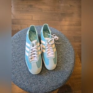 Adidas SL 72 OG W Womens Casual Shoes in light blue and White